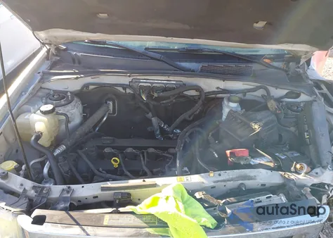 2010 Ford Escape Xlt from USA, damaged, VIN 1FMCU9D78AKD30127